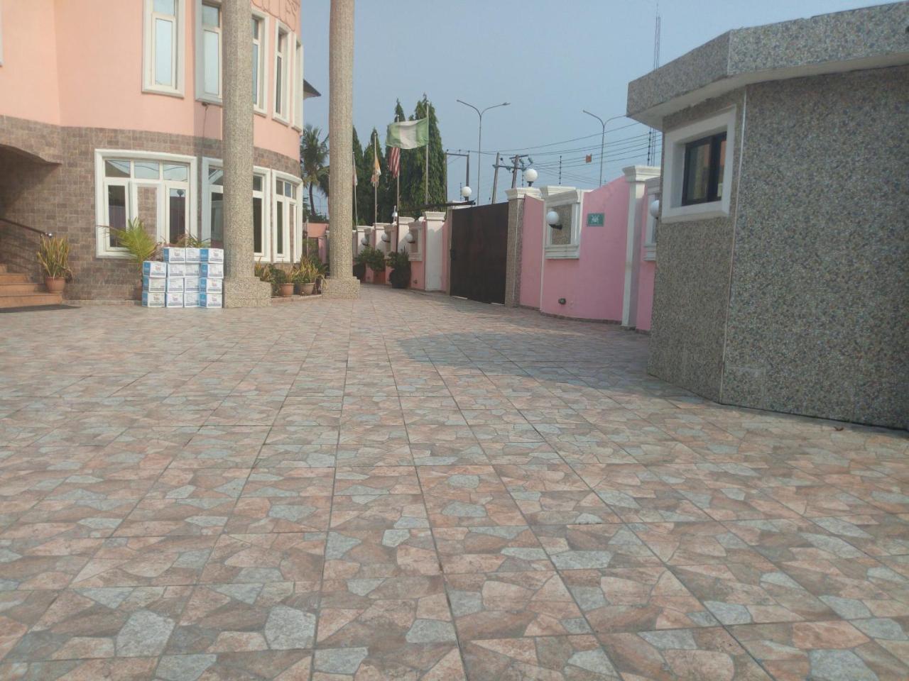 فندق وأجنحة فلامينجو Festac Town المظهر الخارجي الصورة